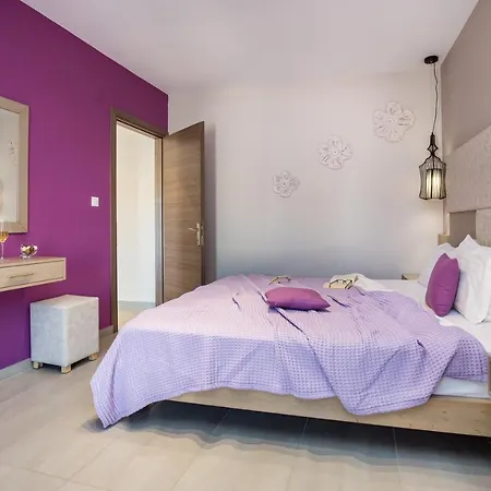 Iria's Luxury דירה *